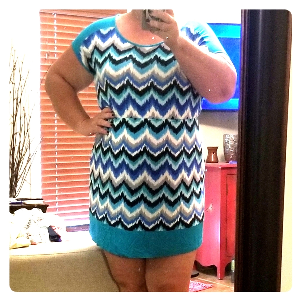 Super flattering dress!!